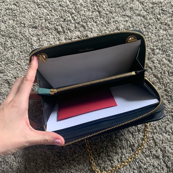 Ferragamo wallet on chain - Picture 4 of 6